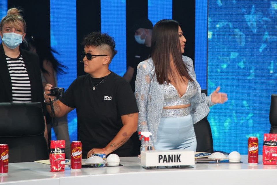 CECA OTKRILA ŠTA JOJ MARIJA RADI ISPOD STOLA, Pogledajte Marijinu reakciju