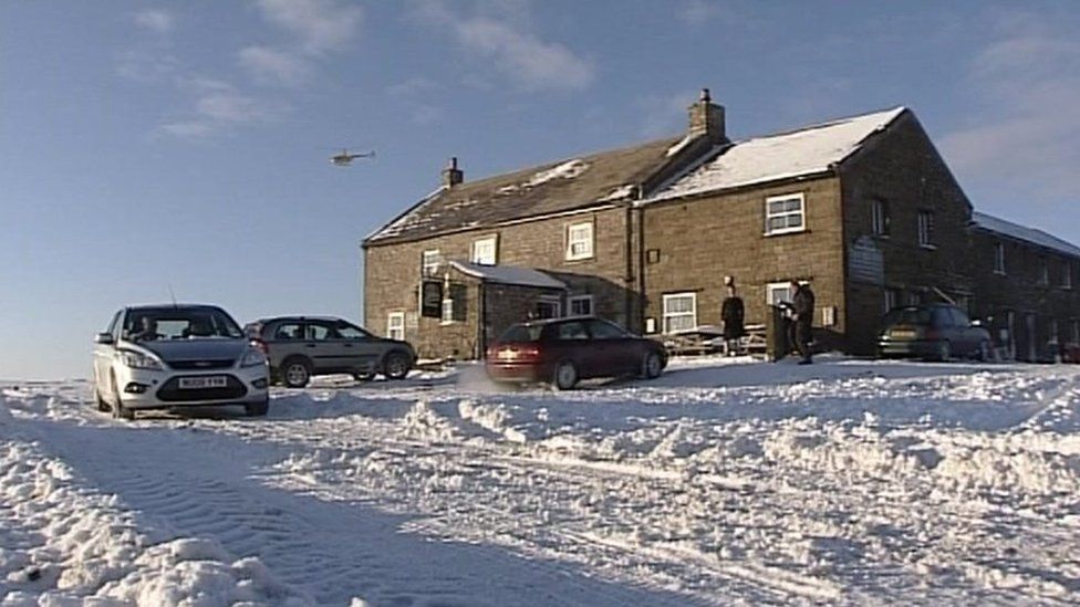 Mećava zarobila 60 ljudi tri dana u pubu