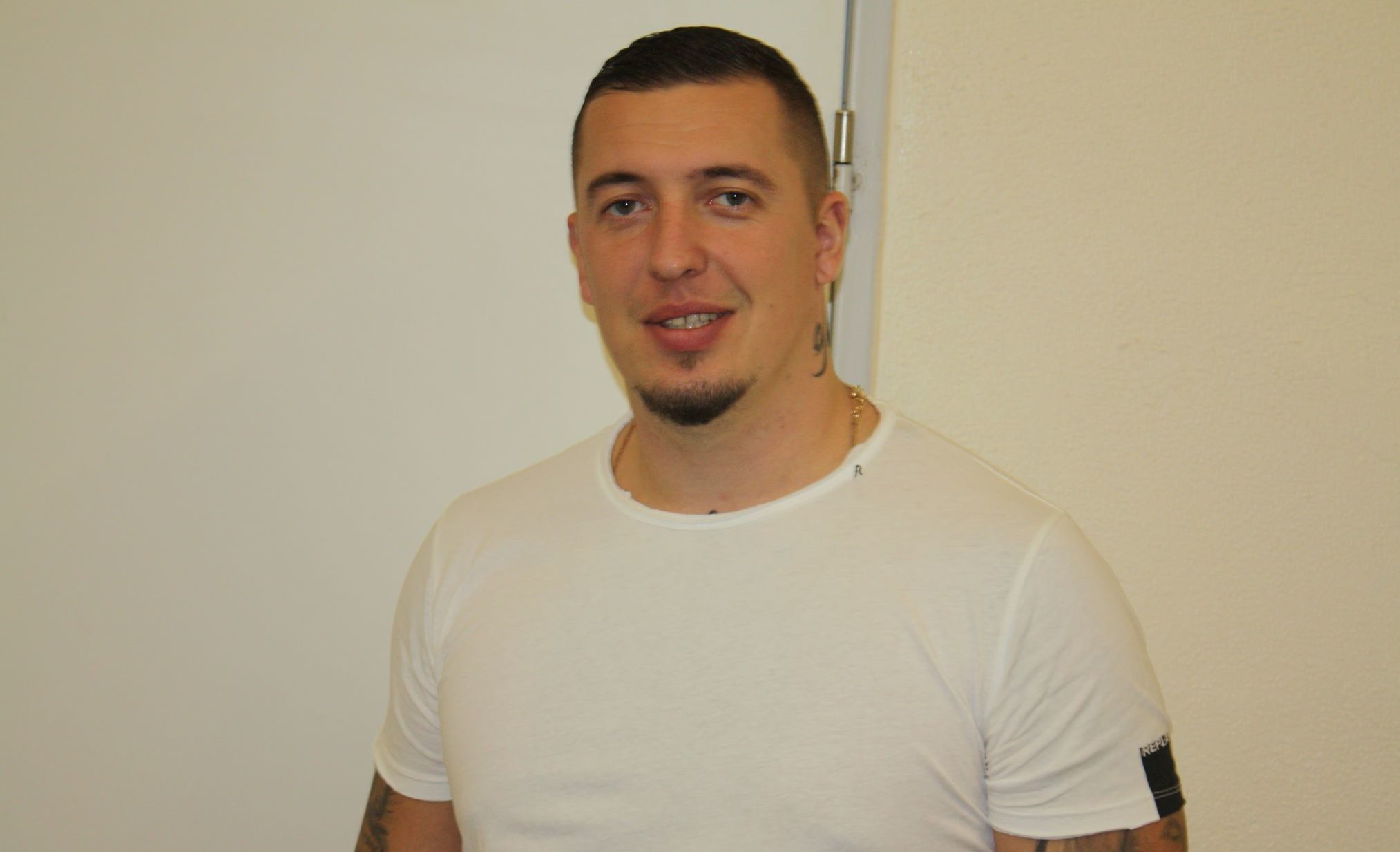 Gile sretan i zaljubljen, ponovo staje na ludi kamen?